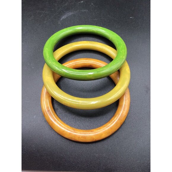 Vintage Collectible Bracelets Bakelite Bangles Set of 3 in Orange Yellow Green - Picture 2 of 7